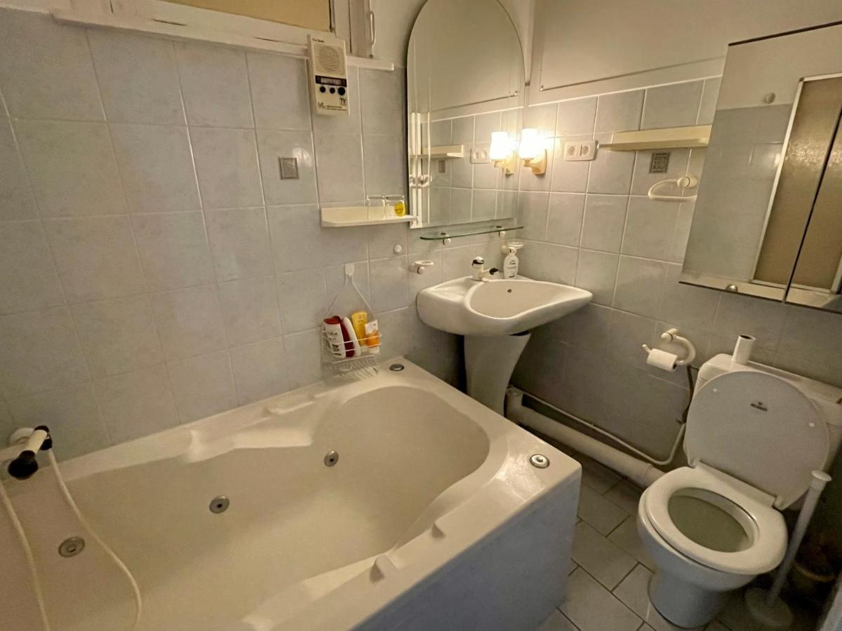 Superbe Appartement Duplex Avec Jacuzzi ブリュッセル エクステリア 写真